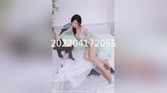 魔鬼身材黑丝长腿性感大学美女酒店拍摄性感写真时被摄影师故意撕破黑丝看见粉嫩紧致鲍鱼后没忍住干了她!