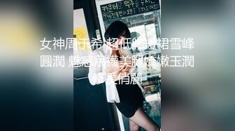  漂亮少妇 绿帽老公叫来黑祖宗在家3P 废物被爆了射了一脸 被无套输出