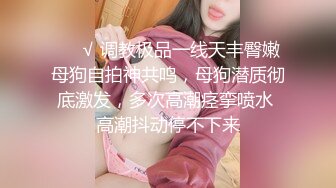 KTV里的服务生脱了衣服够骚够浪~主动上位操B，被朋友扯住头发拍打奶子~精彩又刺激！！