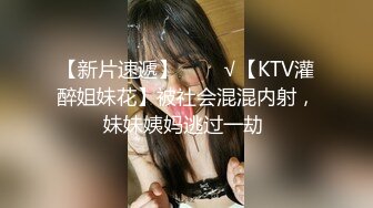  客厅的淫乱，双女群战被操的语无伦次，女上位换个姿势享受场面淫乱