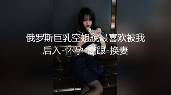 黑暗中的口交,妹子很投入3