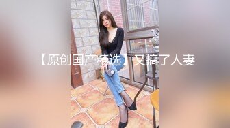  小女友洗白白贴面膜女仆装黑网袜超级诱惑，和男友啪啪做爱爆操白虎穴