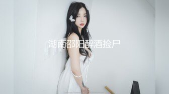 黑衣大奶极品骚女  掏出大屌吸吮  口活非常棒 多毛骚穴埋头舔逼