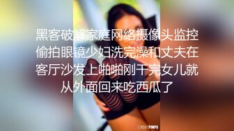 《居家摄像头破解》偷窥中年大叔和丰满的老婆啪啪