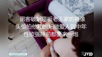 「爸爸和我一起洗澡真好！」和成熟的甜心小孩一起，热情浓厚的洗澡时光。安达夕莉